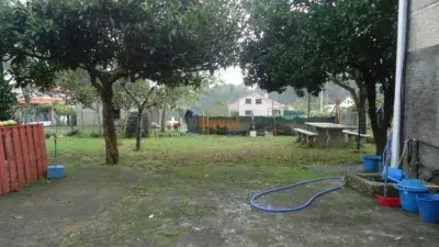 Casa en Alquiler O Porriño: 2 Dormitorios, Parcela y Garaje