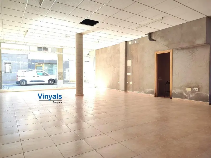 Local Comercial Soleado en Tordera Park