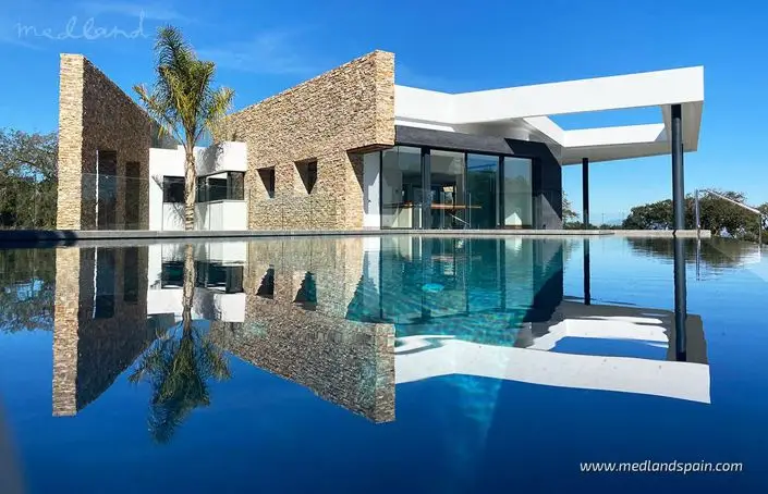 Villa de Lujo 6 Dormitorios San Roque Club Costa del Sol