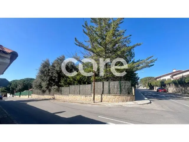 Parcela Esquinera Plana 955m2 Can Font Terrassa