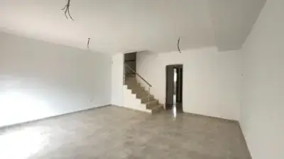 Casa adosada en venta en Calle Alcudia de Veo, Número 8