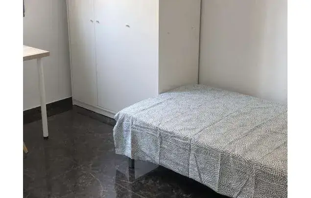 Alquiler Habitaci
ón 90m
² Jaén