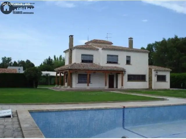 Chalet en Agua Sol 285m2 con Piscina y Garaje para 4 Coches