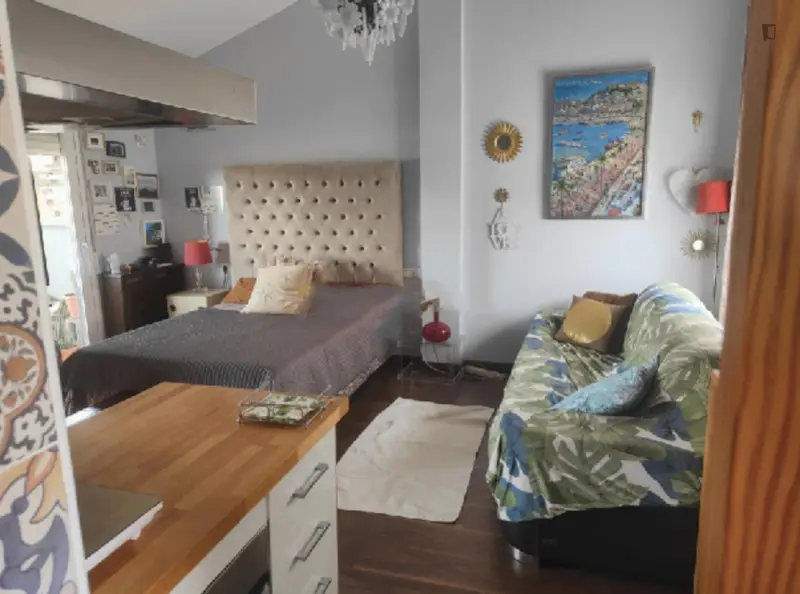 Estudio con Terraza Privada Cerca del PTS Granada