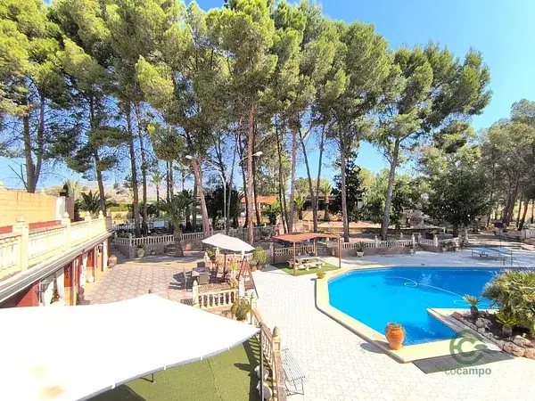 Villa de Lujo en Alicante con Piscina y Gimnasio - 4 Dormitorios