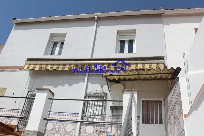 Casa en Villaviciosa Cordoba 4 dormitorios 1 bano