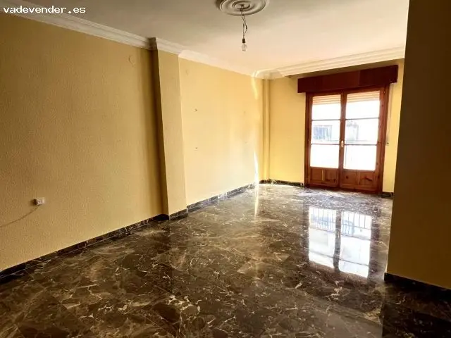 Piso 4 Dormitorios Ascensor Zona Mercado Abastos Antequera