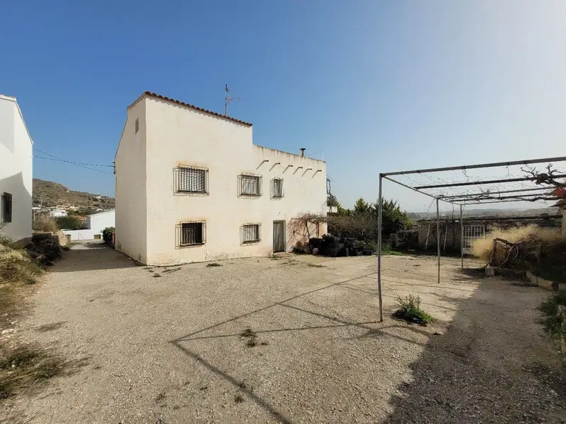 Casa Rural en Cariatiz Almeria con Almacén y Posibilidad de Piscina
