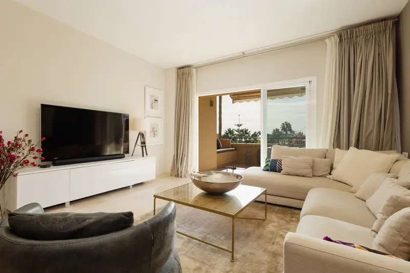 Piso de 3 Dormitorios alquiler Elviria, España
