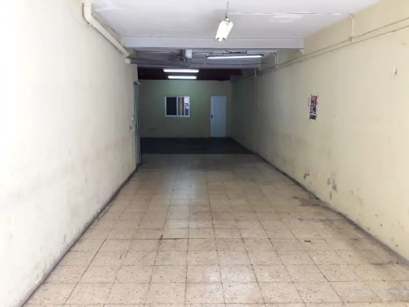 Venta Local Comercial Campoamor 200m2  Taller Emprendedores