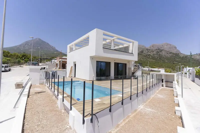 Villa en Polop con Piscina Privada y Jardin