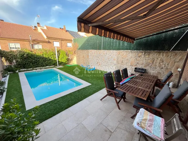 Casa en venta en Loeches