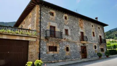 Casa Solariega S XVIII 3 Plantas 300m2 Garaje Jardin 2200m2