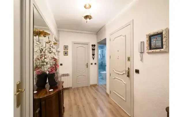 Habitacion Amueblada 107m2 Barcelona Cerca Camp Nou