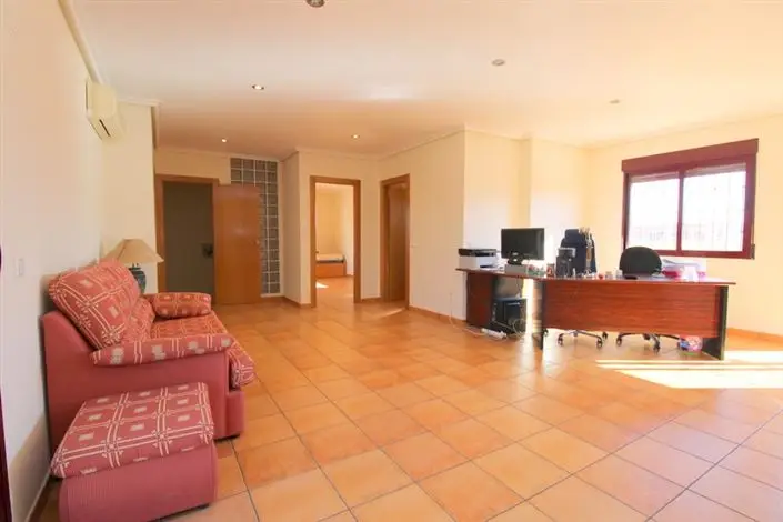 Villa de 4 Dormitorios en Venta cerca de Roldan Murcia