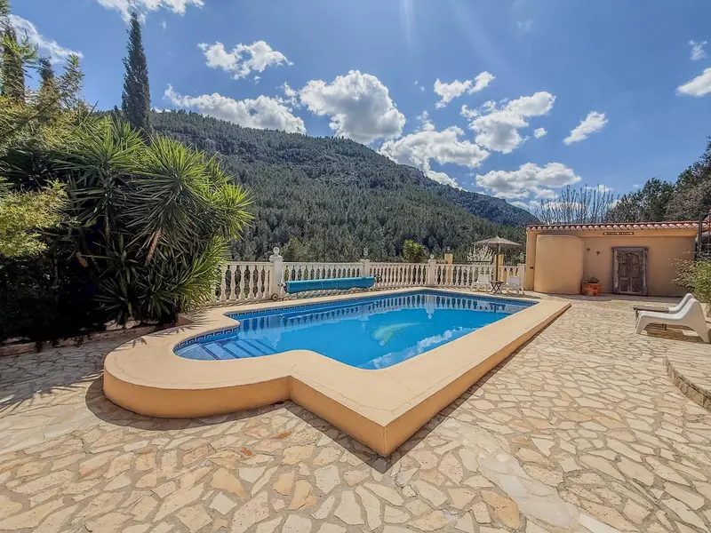 Chalet en Castell de Castells con 5 dormitorios y piscina