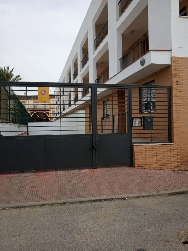 Garaje en Venta Alcalá del Río 3m² con Ascensor