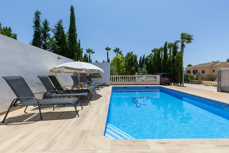 Chalet 5 Dormitorios Alquiler Catral Alicante