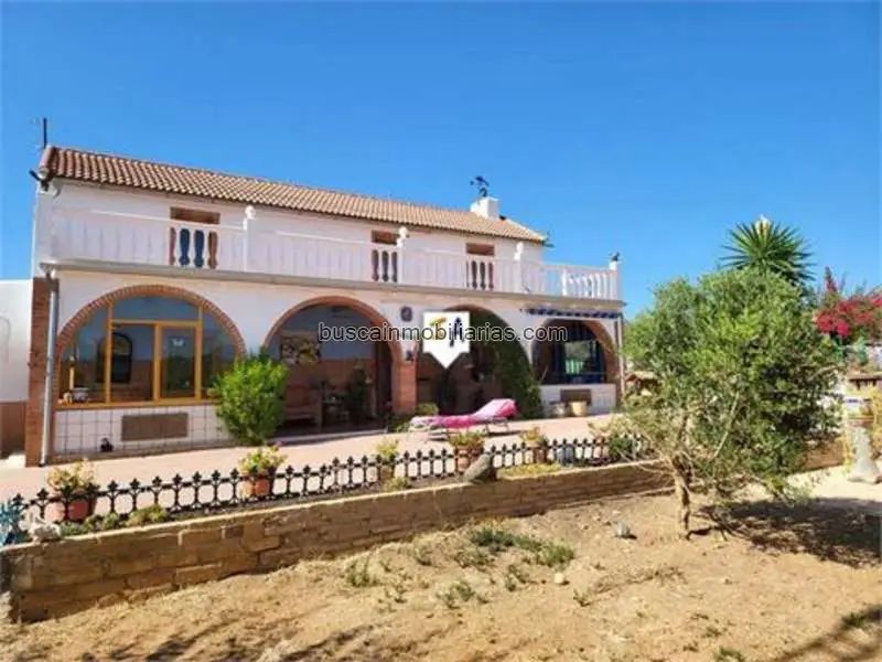 Villa en Venta Puente Genil Campo Piscina 3 Dormitorios