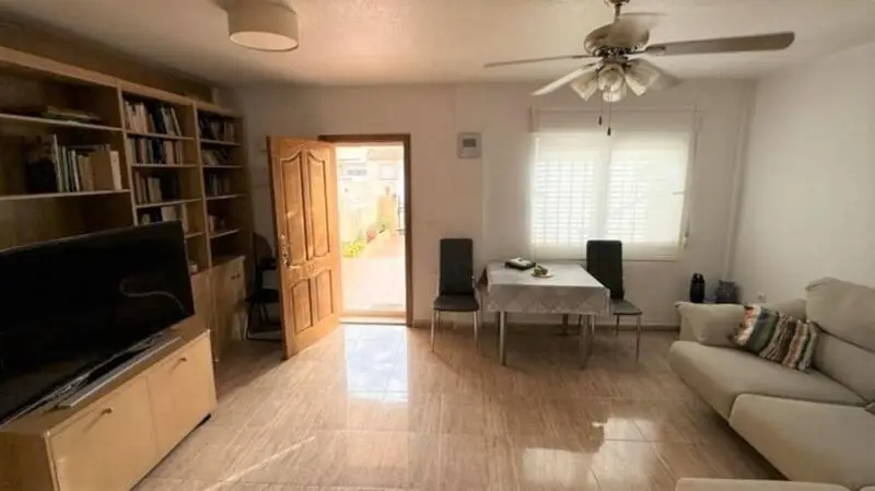 Villa de 4 dormitorios en Torre de la Horadada Alicante