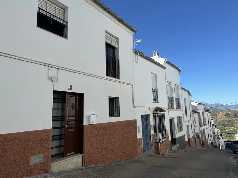 Casa Villa 4 Dormitorios Olvera Espa	

 a