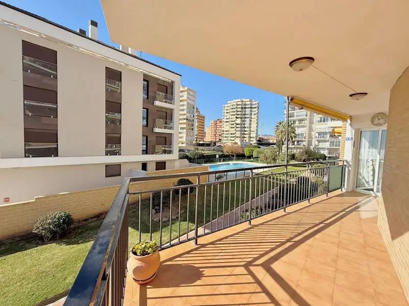 Apartamento en Los Boliches con Vistas al Mar