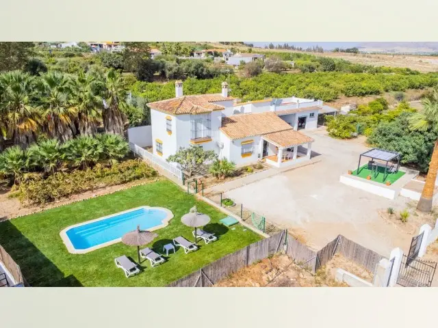 Casa Rural 4 Dormitorios Cártama Málaga Piscina Jardín WiFi