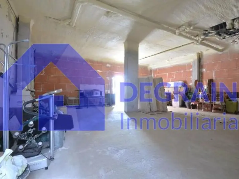 Local Comercial en Oviedo Zona Tenderina Alta 100m2