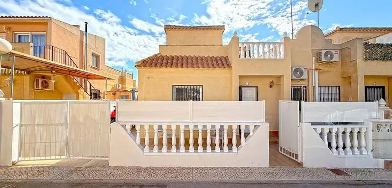 Adosado 4 Dormitorios Torrevieja Cerca Habaneras