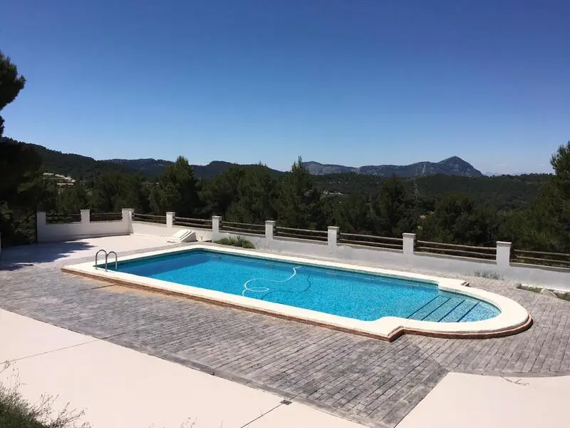 Villa de Lujo en Castalla 5 Dormitorios Piscina