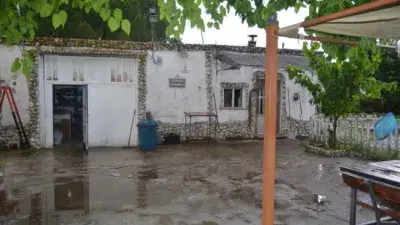 Chalet en venta en Valdestillas con piscina y gran parcela