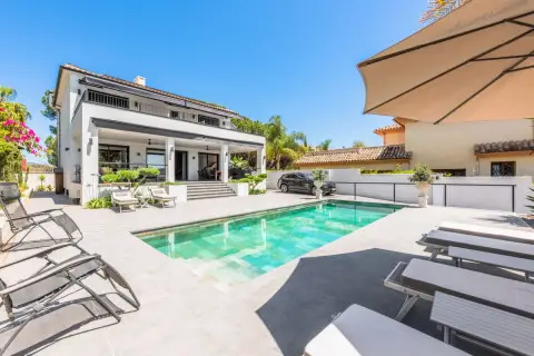 Casa Villa 3 Dormitorios Rio Real Marbella