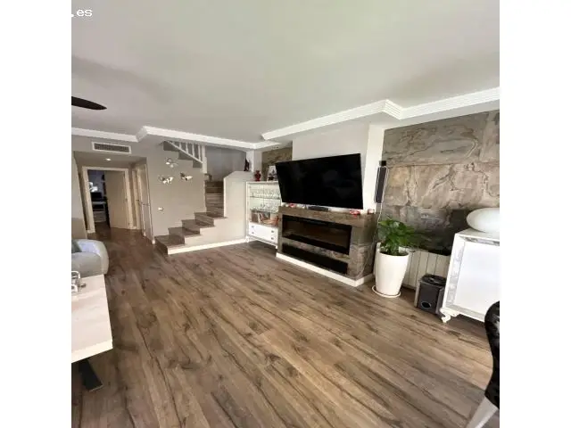 Chalet Reformado en Urbanizacion Cerrada con Piscina