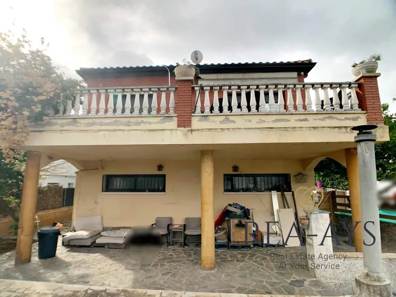 Chalet en venta en Vallirana, Barcelona