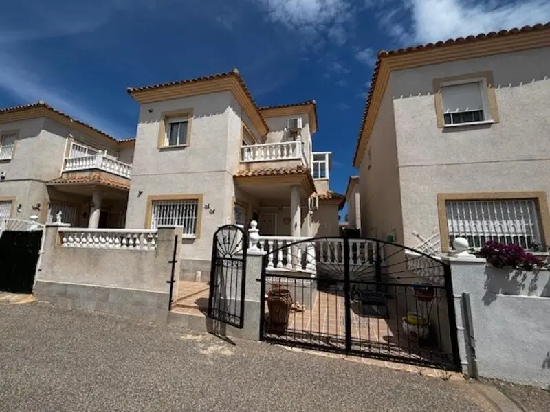 Villa 3 Dormitorios Playa Flamenca Alicante