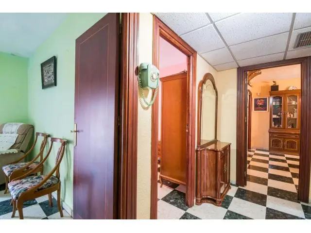 INCREIBLE OPORTUNIDAD PARA TRANSFORMACION EN EDIFICIO PLURIFAMILIAR CON TRES VIVIENDAS INDEPENDIENTE La Granada
