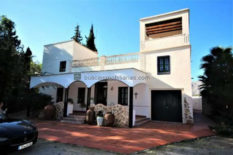 Chalet con Encanto en Gandía 5 Dormitorios Piscina Jardín