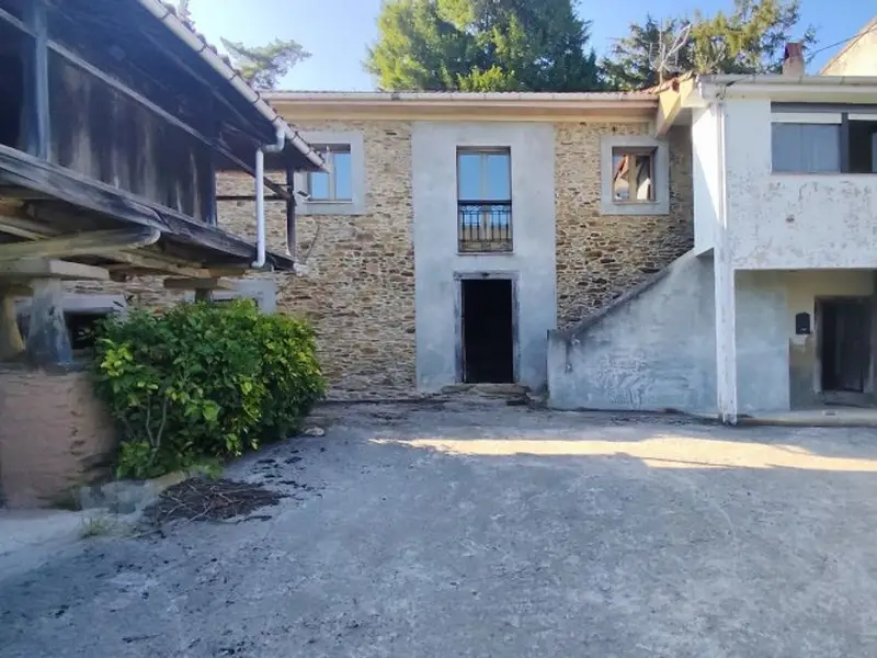 Casa Rustica en Pravia Asturias con Finca y Horreo