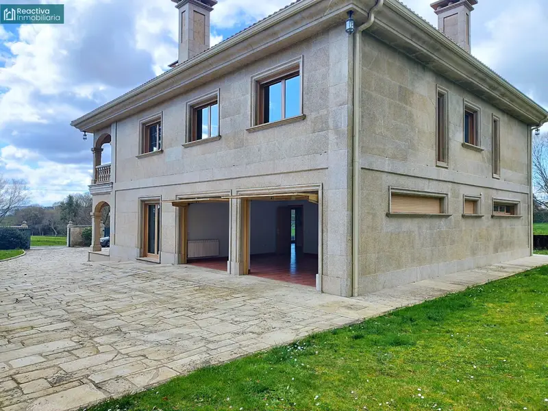 Venta Chalet con Calefaccion en Pedrouso Teo
