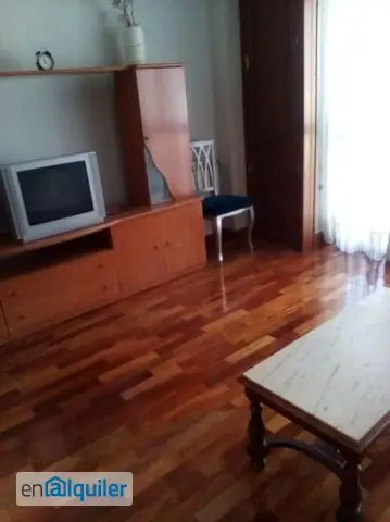 Se alquila impecable piso de dos habitaciones en calle ferro