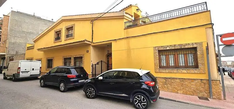 Chalet Rustico 4 Dormitorios Pinoso
