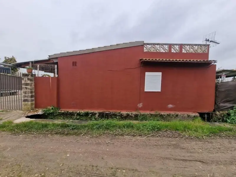 Chalet Rustico en Muro con Jardin y Barbacoa