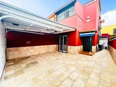 Adosado 3 Dormitorios Garaje Privado Las Rosas Tenerife Sur