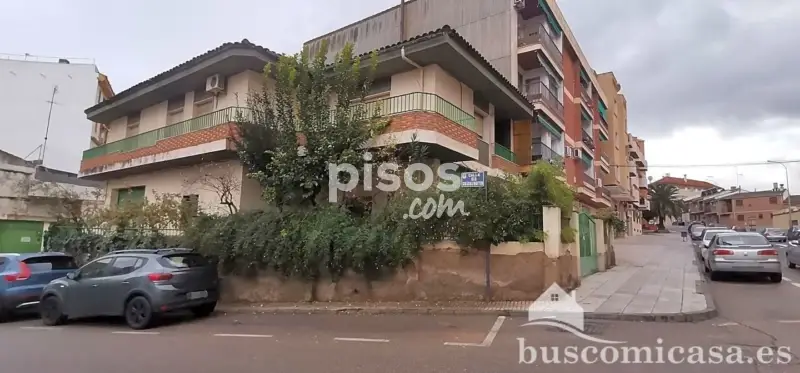 Chalet en Venta en Linares: Gran Oportunidad