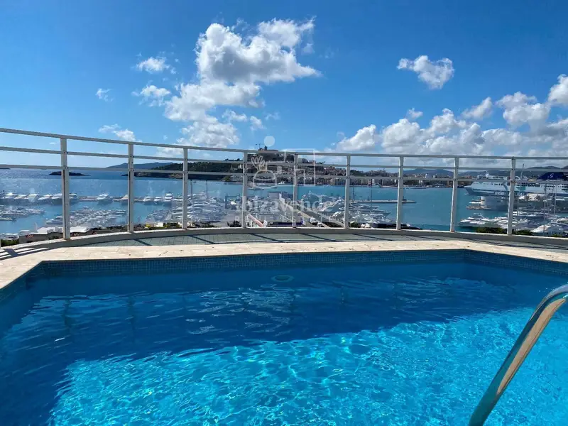 Piso en venta en Marina Botafoc Ibiza 5 habitaciones 4 baños