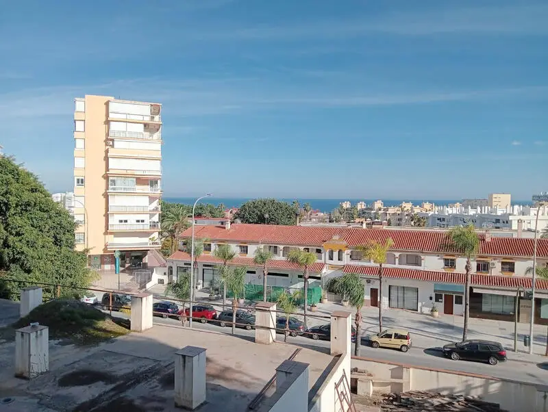 Apartamento en Venta Carihuela 3 Dormitorios 2 Ba
1os Piscina Parking