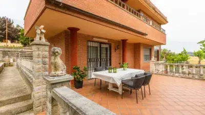 Casa en Venta en Monreal 5 Habitaciones Garaje Jardin Amueblada