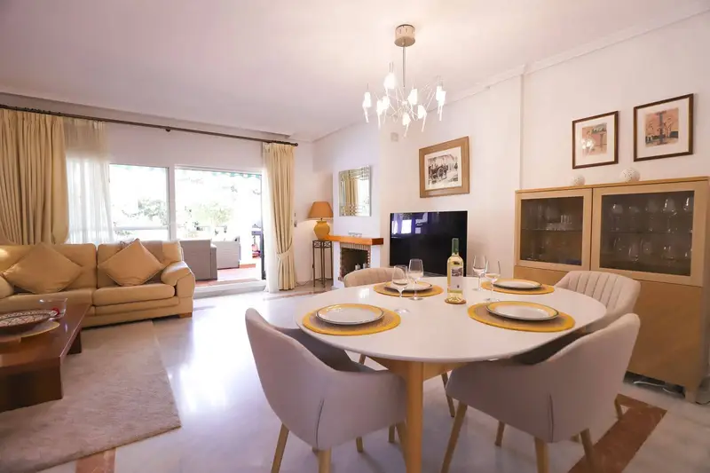 Casa en venta en Cabopino, Marbella, Málaga