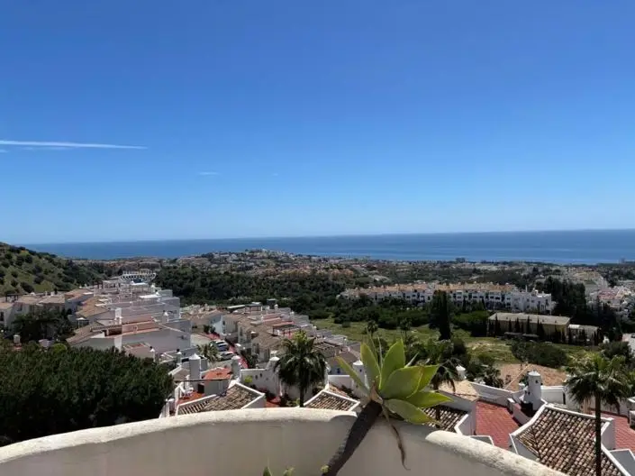 Atico en venta en Sitio de Calahonda con vistas al mar