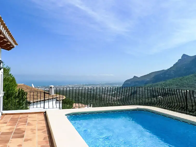 Casa-Villa de 3 Dormitorios alquiler Pegó, España